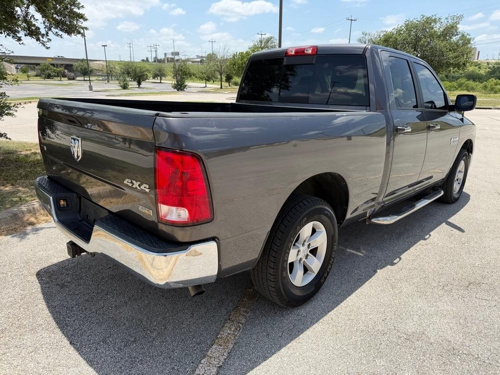 RAM 1500 SLT Quad Cab 4WD 2017