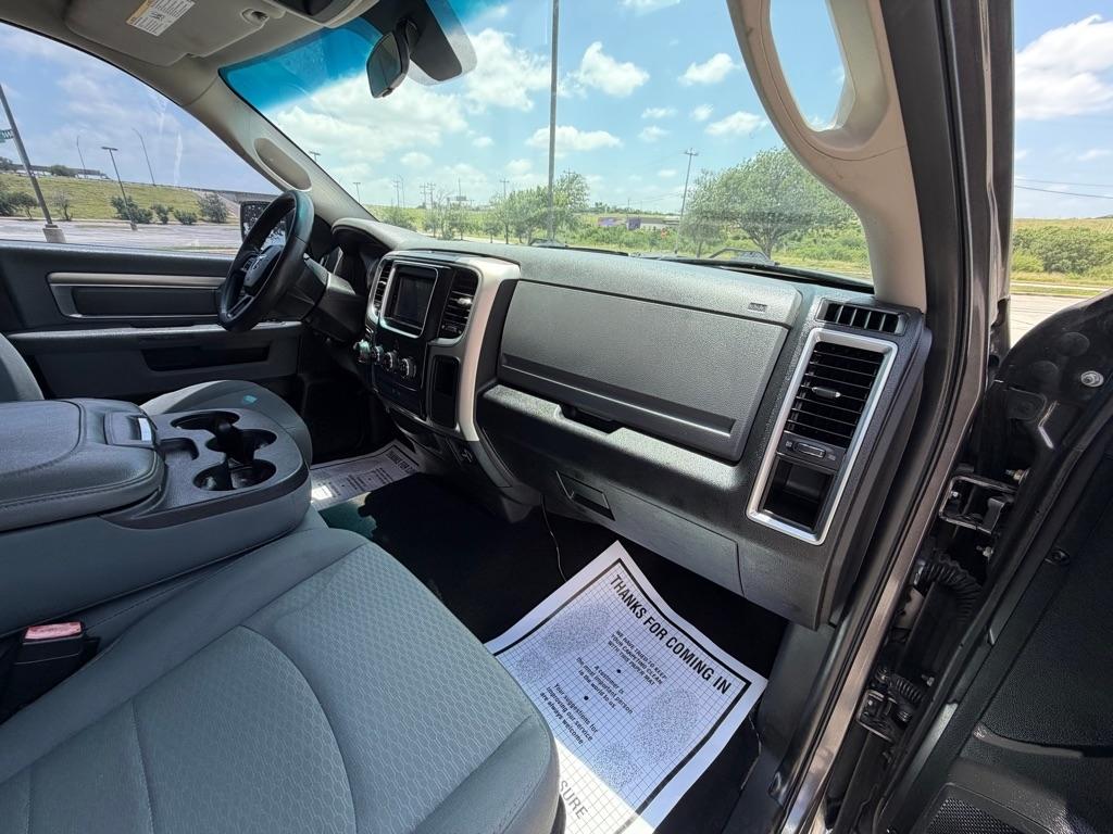 RAM 1500 SLT Quad Cab 4WD 2017