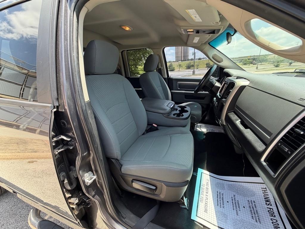 RAM 1500 SLT Quad Cab 4WD 2017