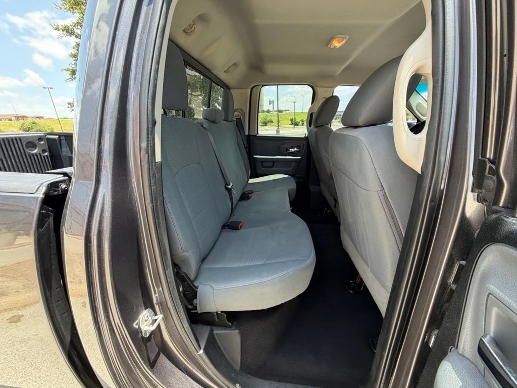 RAM 1500 SLT Quad Cab 4WD 2017