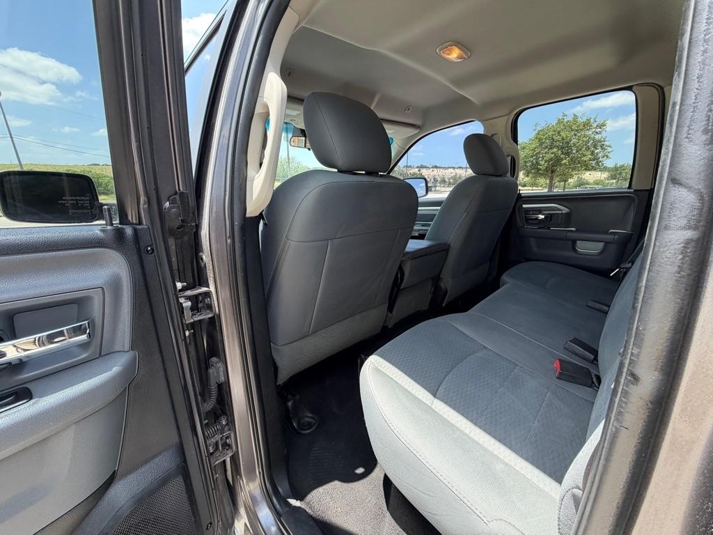 RAM 1500 SLT Quad Cab 4WD 2017