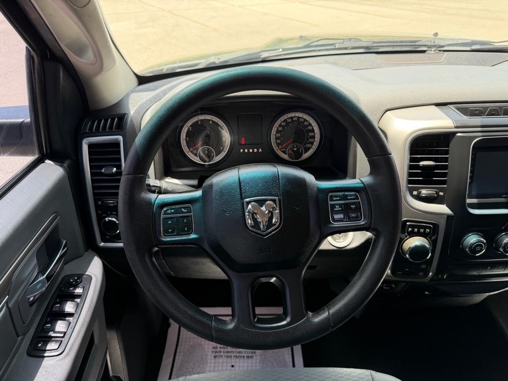 RAM 1500 SLT Quad Cab 4WD 2017