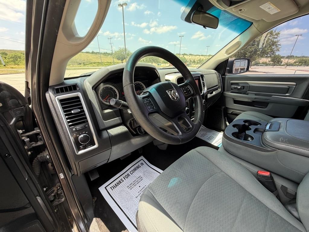 RAM 1500 SLT Quad Cab 4WD 2017