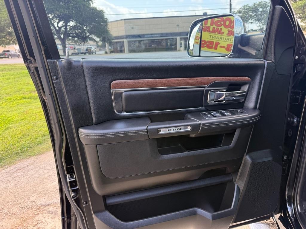 RAM 1500 Laramie Crew Cab SWB 4WD 2015