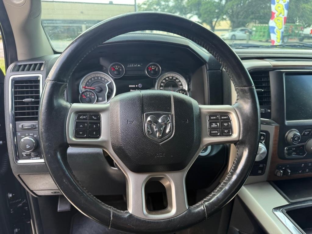 RAM 1500 Laramie Crew Cab SWB 4WD 2015