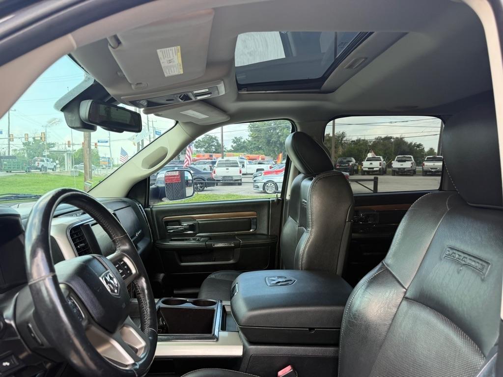 RAM 1500 Laramie Crew Cab SWB 4WD 2015