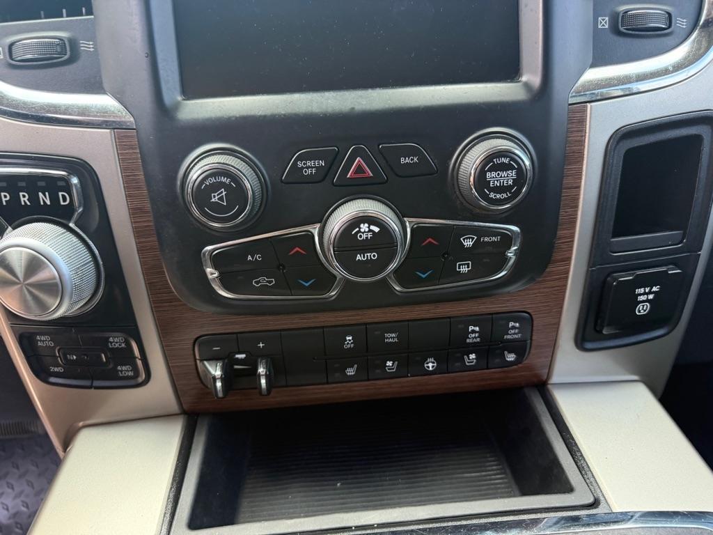 RAM 1500 Laramie Crew Cab SWB 4WD 2015