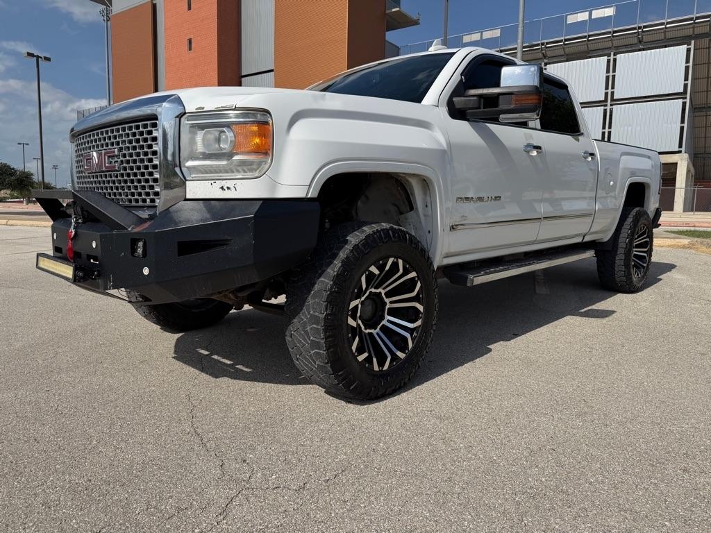 GMC Sierra 2500HD Denali Crew Cab 4WD 2015