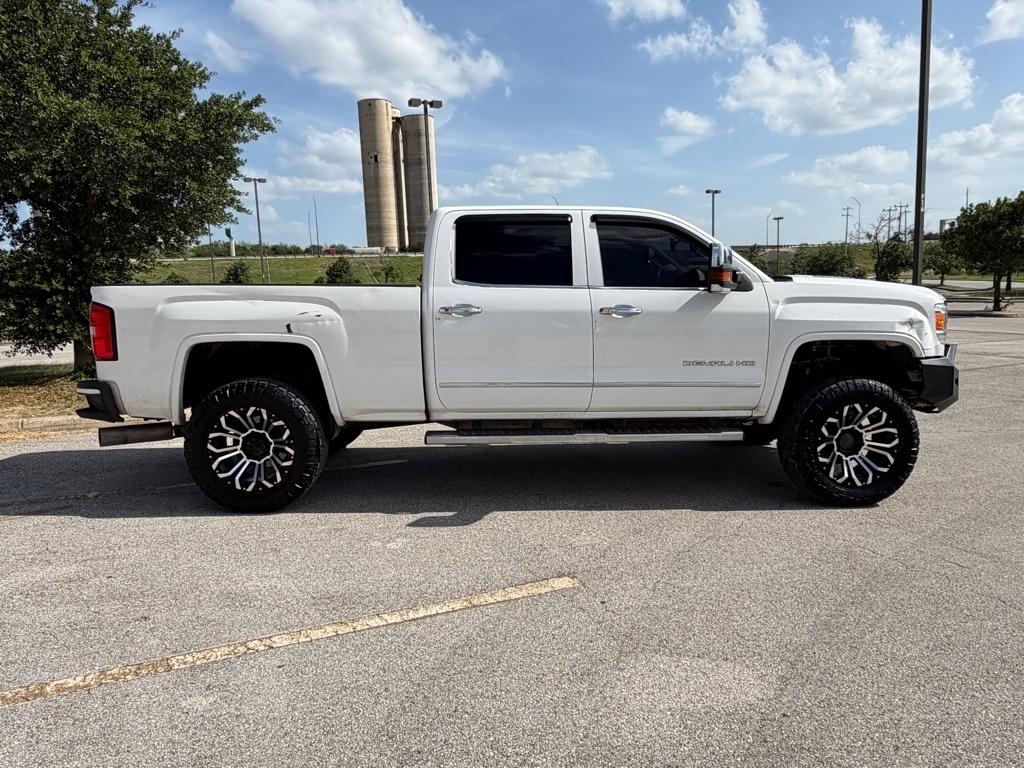 GMC Sierra 2500HD Denali Crew Cab 4WD 2015