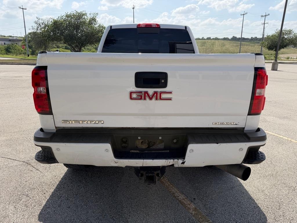 GMC Sierra 2500HD Denali Crew Cab 4WD 2015