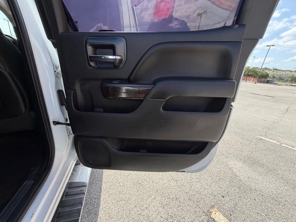GMC Sierra 2500HD Denali Crew Cab 4WD 2015