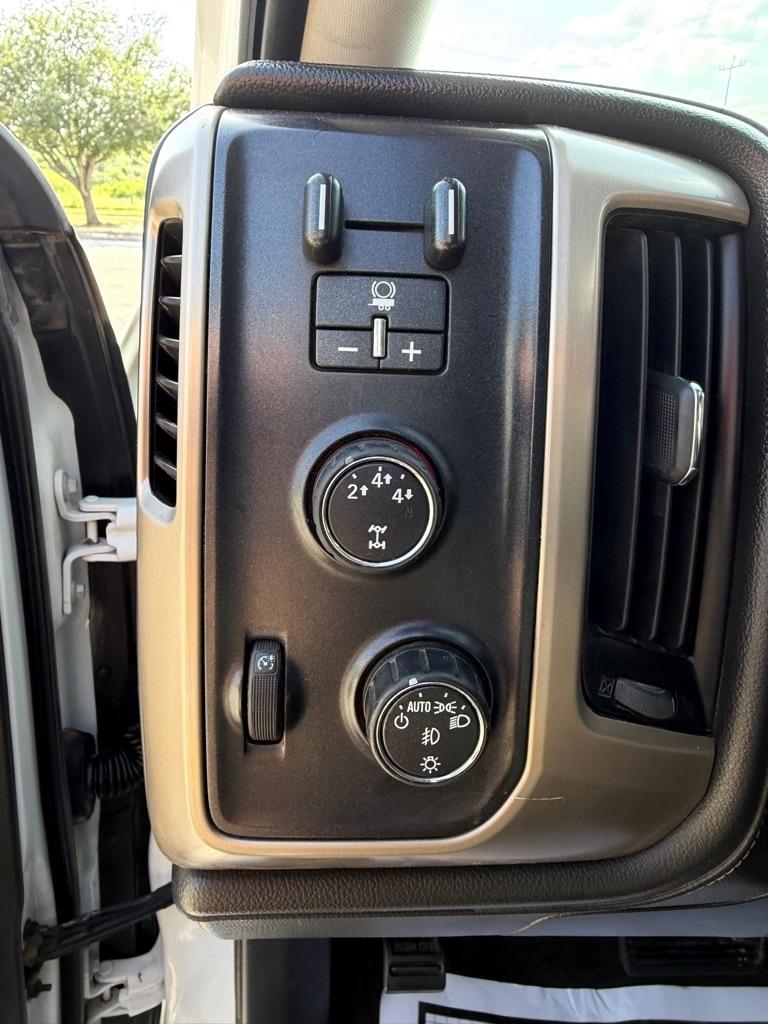 GMC Sierra 2500HD Denali Crew Cab 4WD 2015