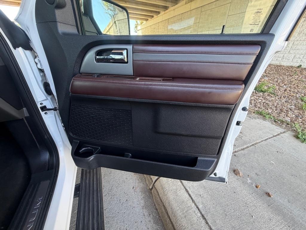 Ford Expedition Platinum 4WD 2016