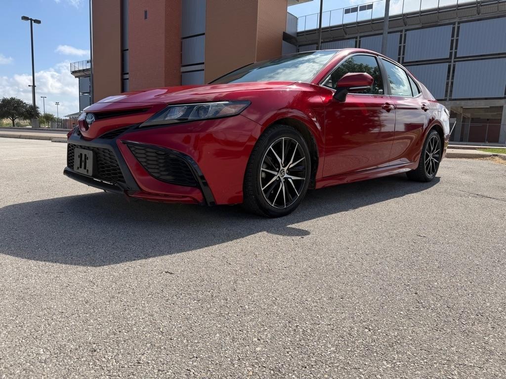Toyota Camry SE 2022