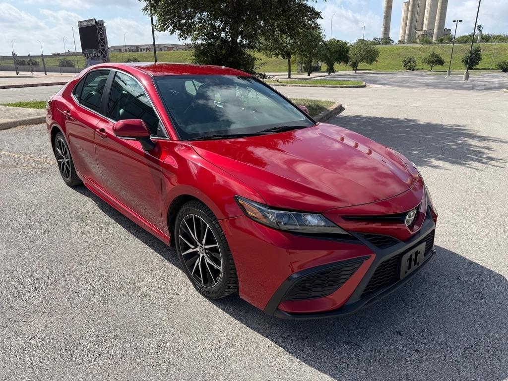 Toyota Camry SE 2022
