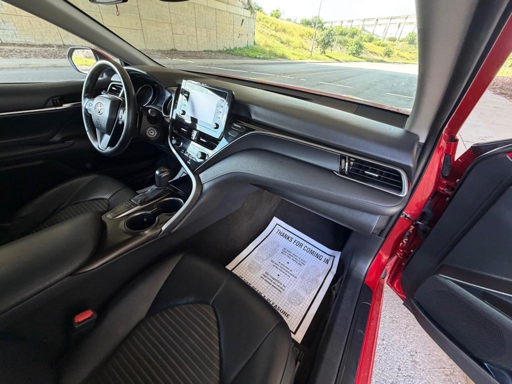 Toyota Camry SE 2022