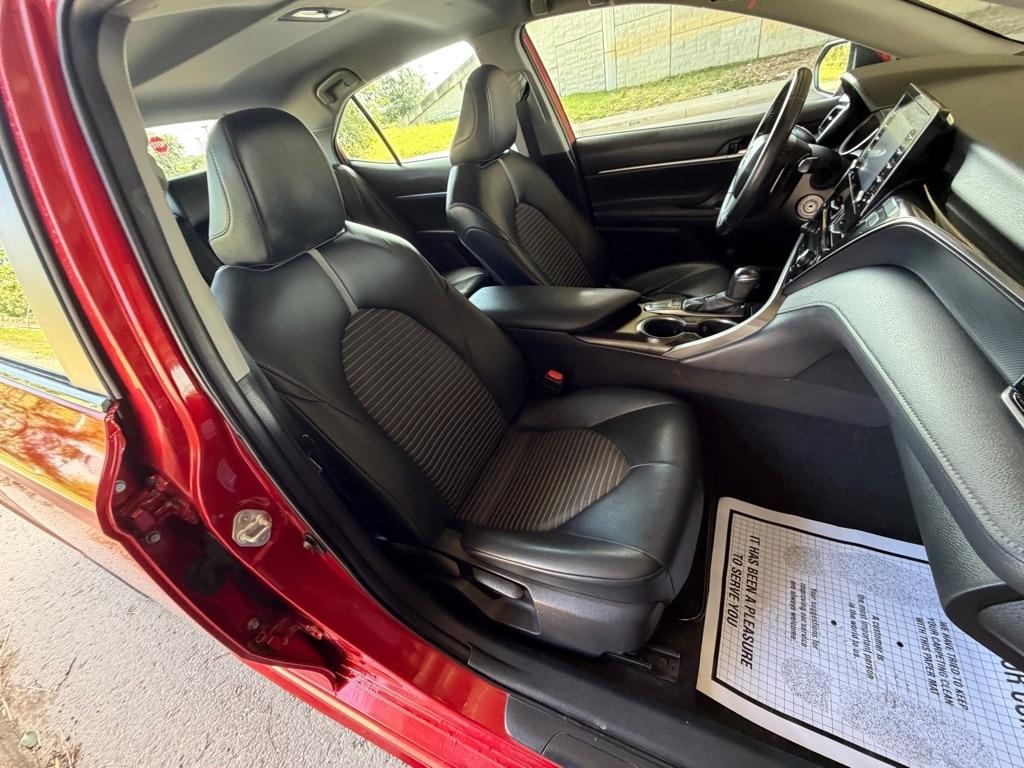 Toyota Camry SE 2022