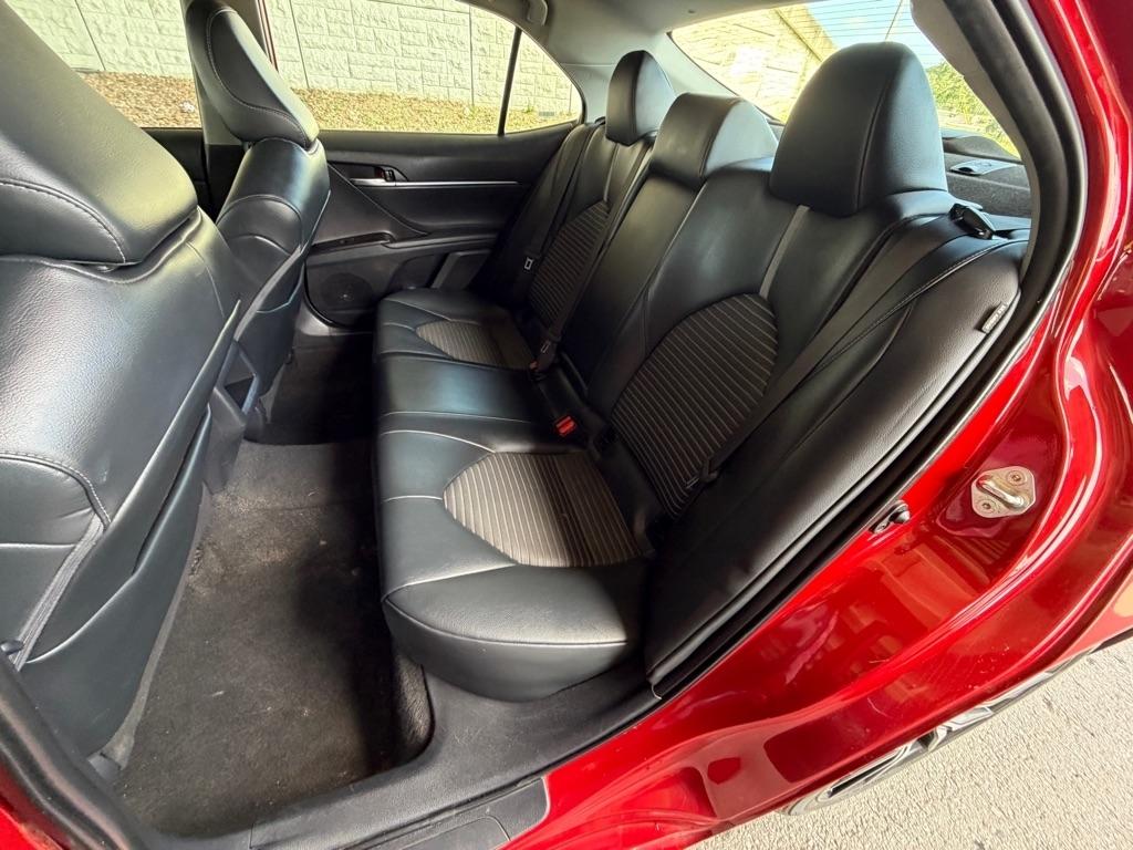 Toyota Camry SE 2022