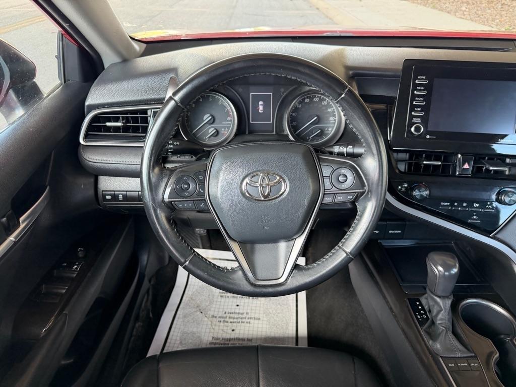 Toyota Camry SE 2022