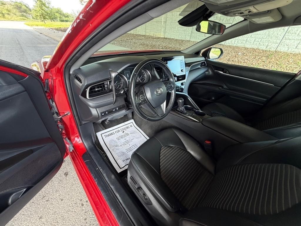 Toyota Camry SE 2022