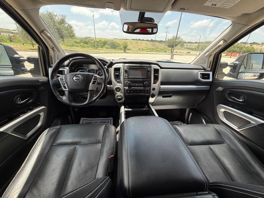 Nissan Titan SV Crew Cab 4WD 2017