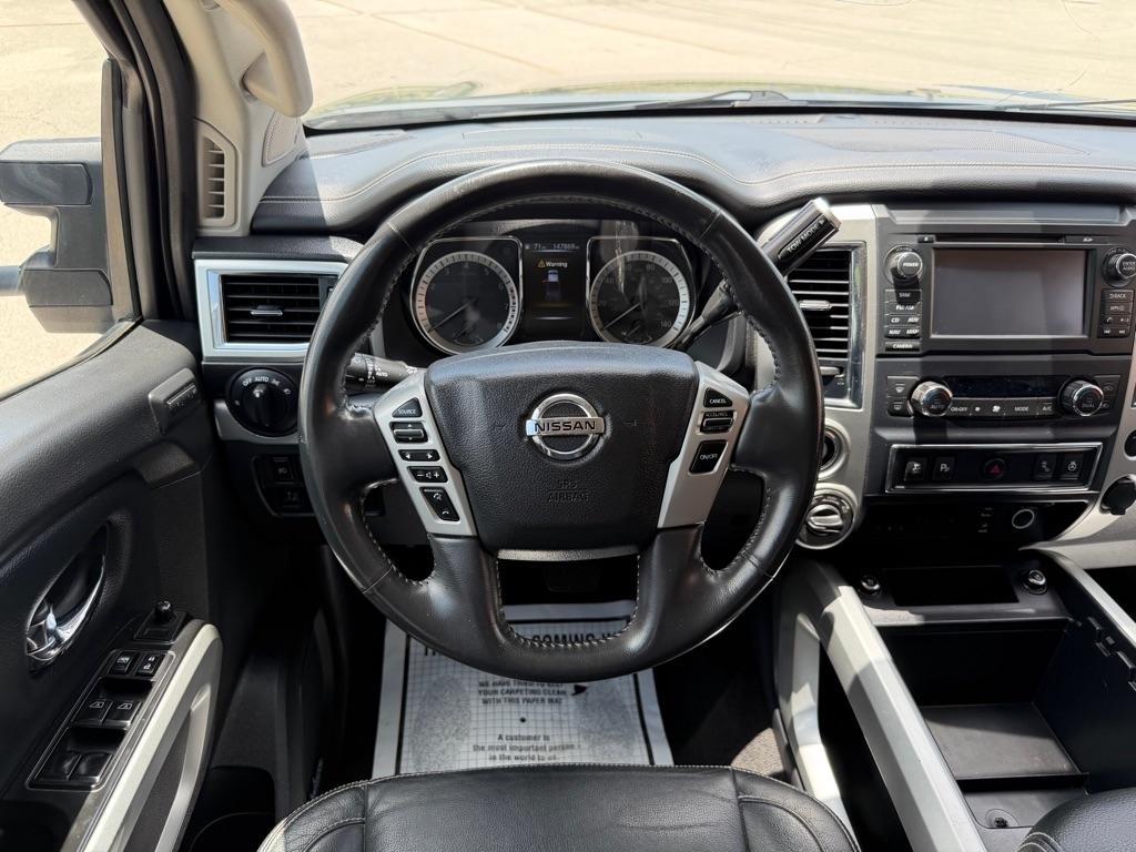 Nissan Titan SV Crew Cab 4WD 2017