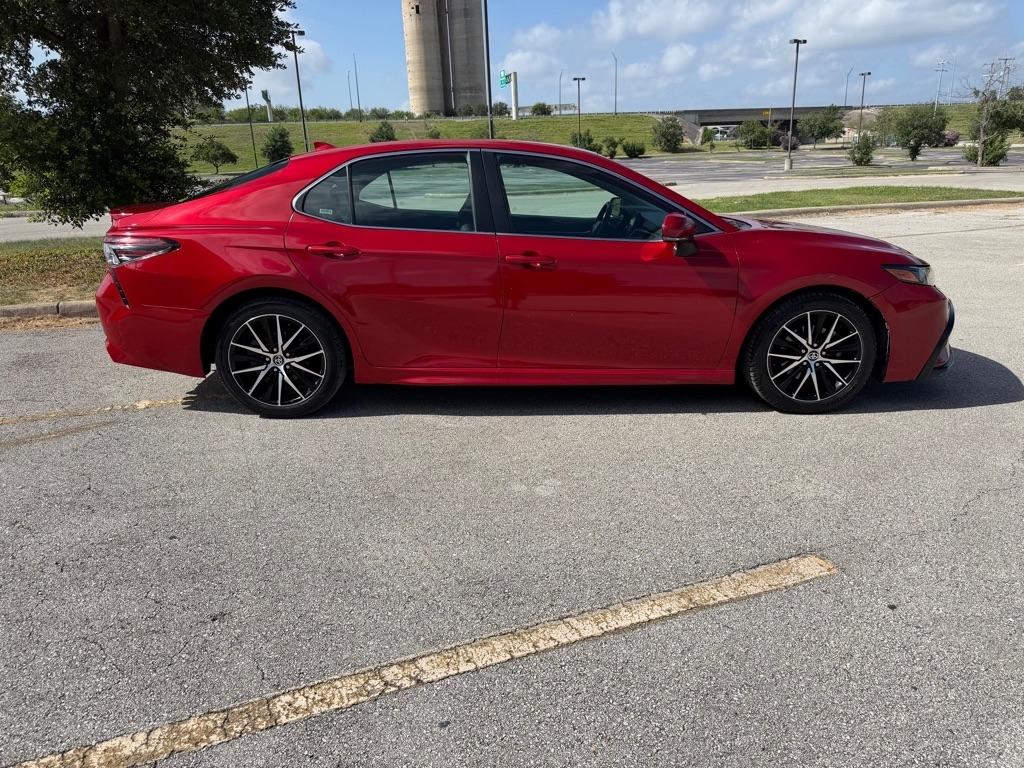 Toyota Camry SE 2020