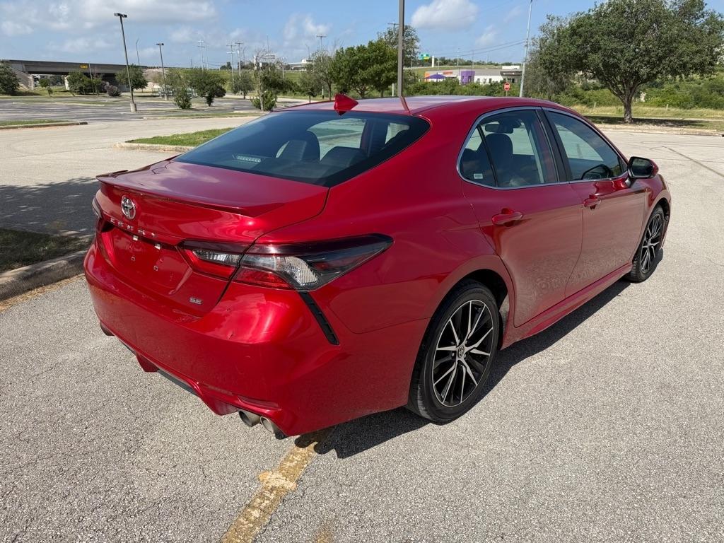 Toyota Camry SE 2020