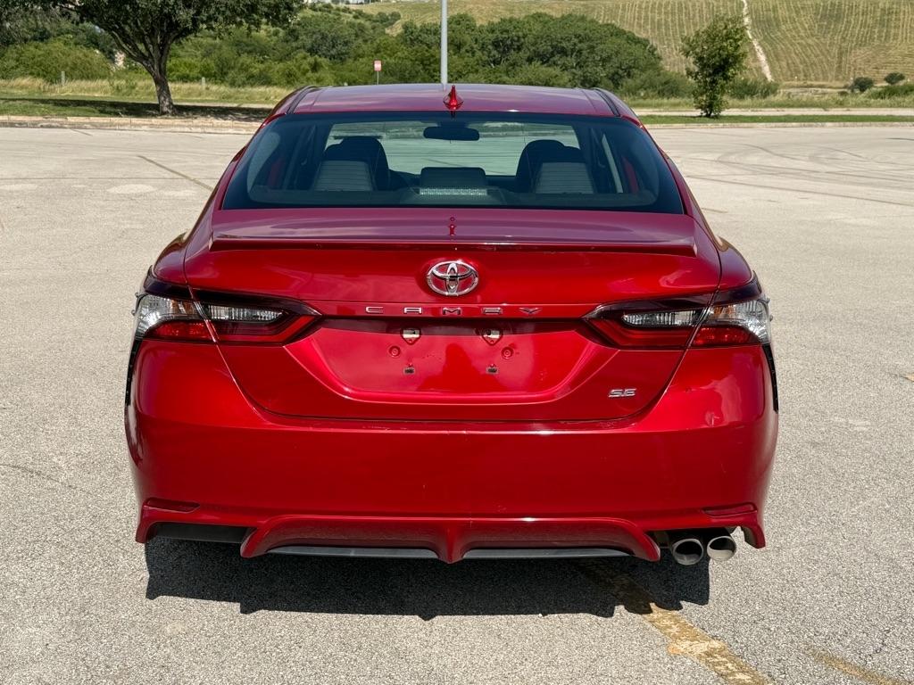 Toyota Camry SE 2020