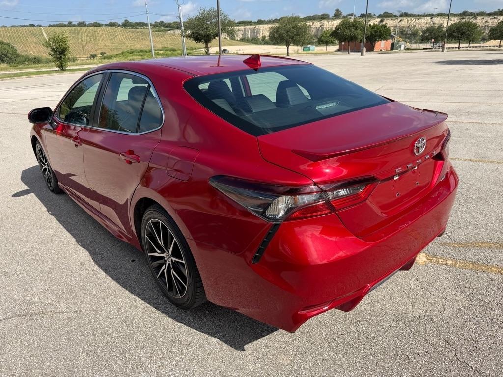 Toyota Camry SE 2020