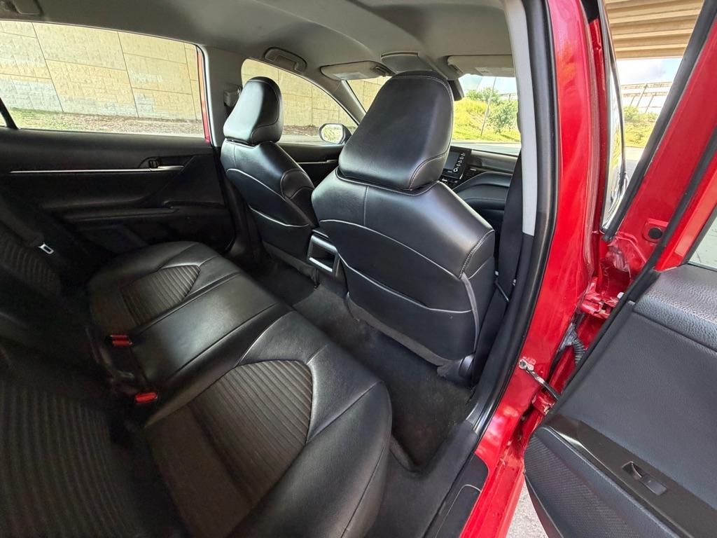 Toyota Camry SE 2020