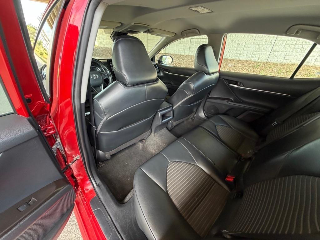 Toyota Camry SE 2020