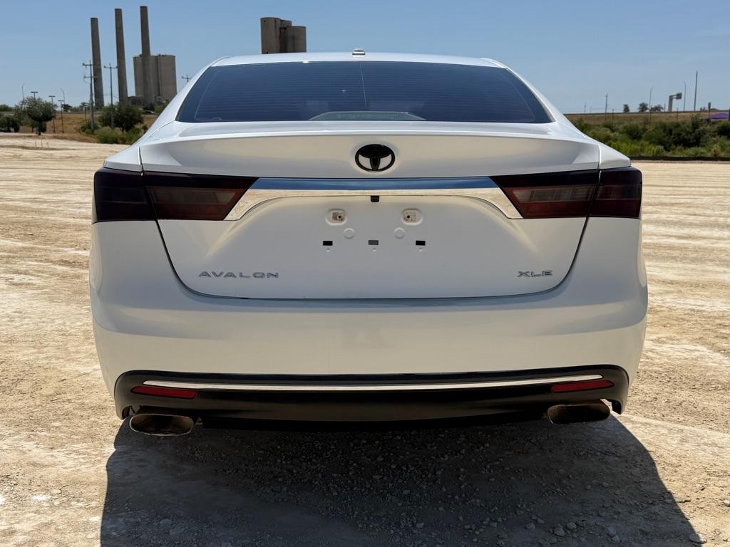 Toyota Avalon XLE 2016