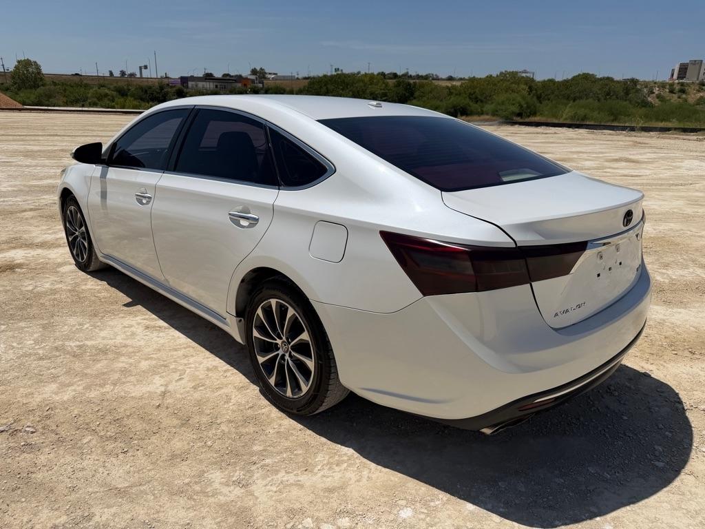 Toyota Avalon XLE 2016