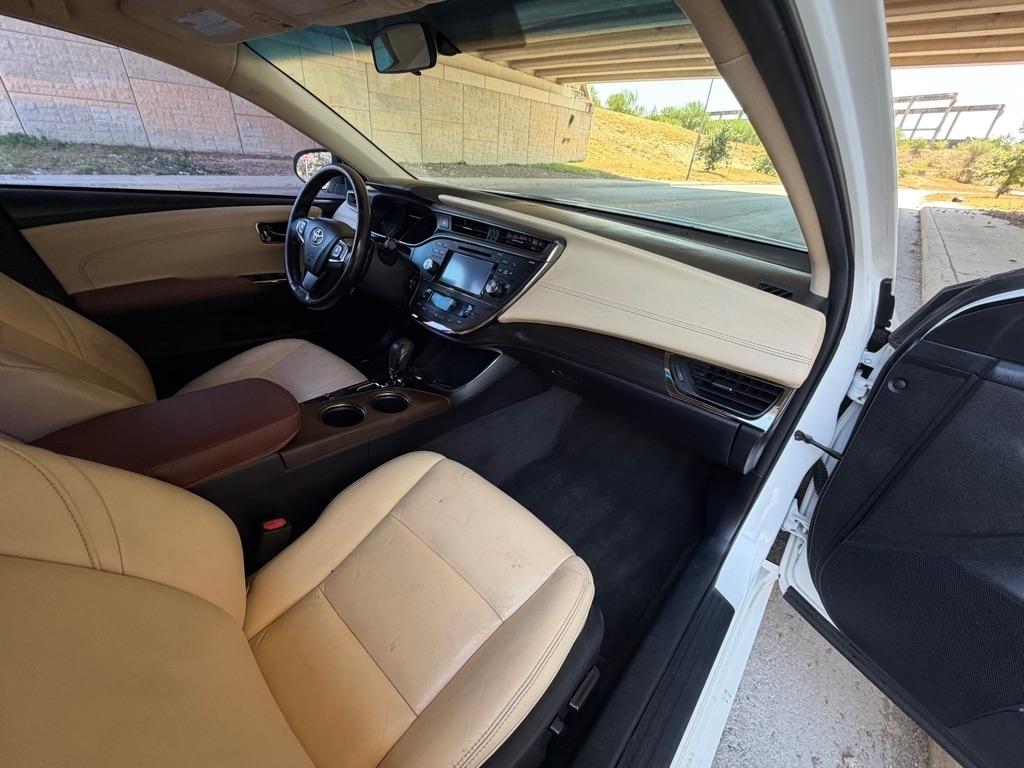 Toyota Avalon XLE 2016