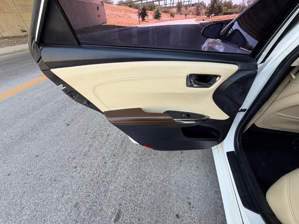 Toyota Avalon XLE 2016