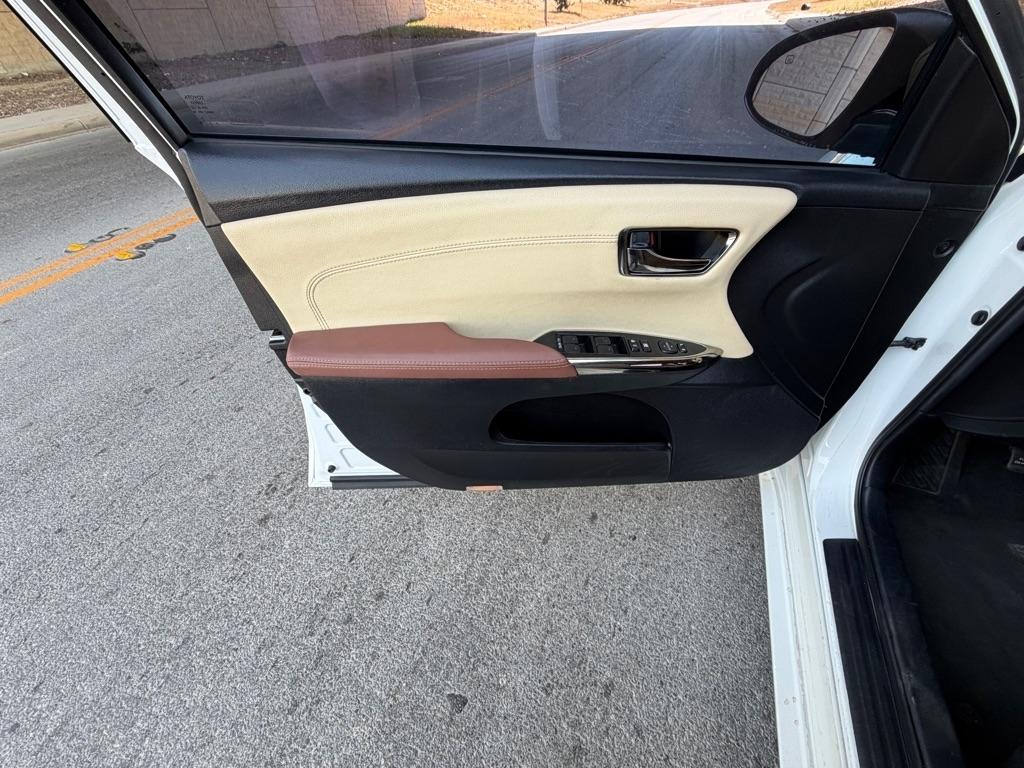 Toyota Avalon XLE 2016