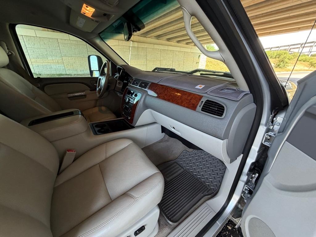Chevrolet Silverado 2500HD LTZ Crew Cab 4WD 2012