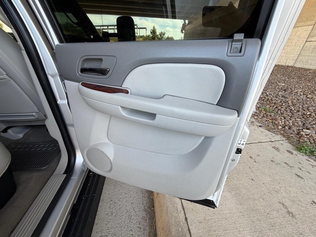 Chevrolet Silverado 2500HD LTZ Crew Cab 4WD 2012