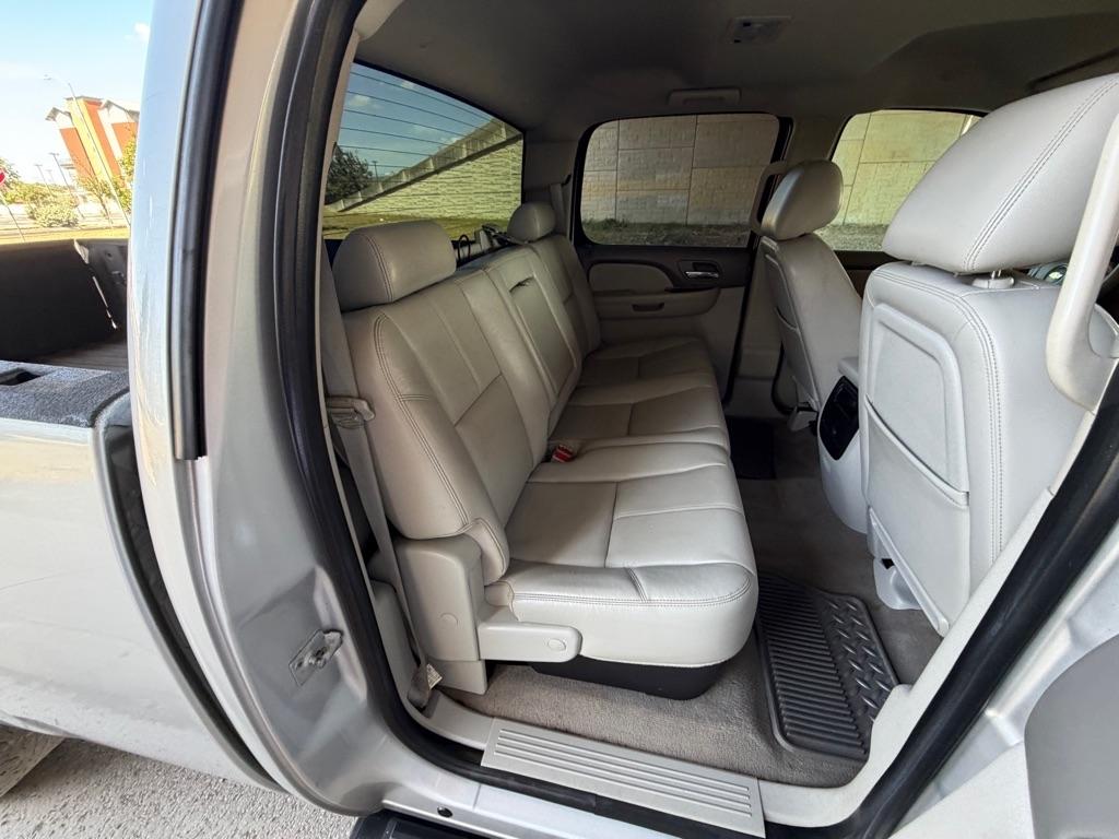 Chevrolet Silverado 2500HD LTZ Crew Cab 4WD 2012