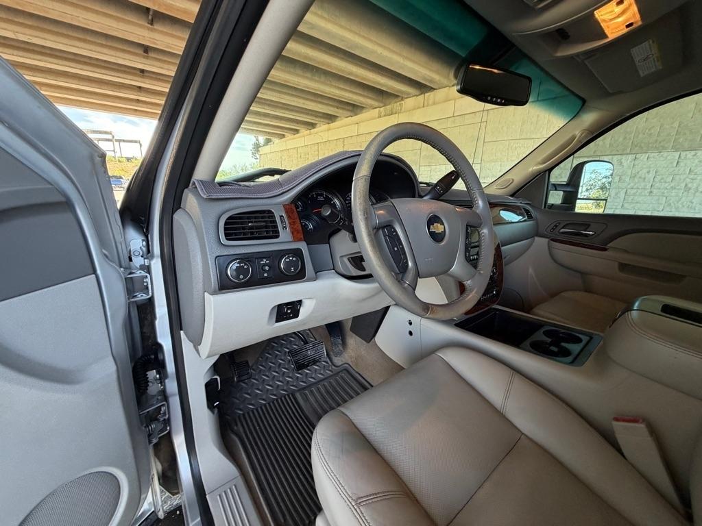 Chevrolet Silverado 2500HD LTZ Crew Cab 4WD 2012