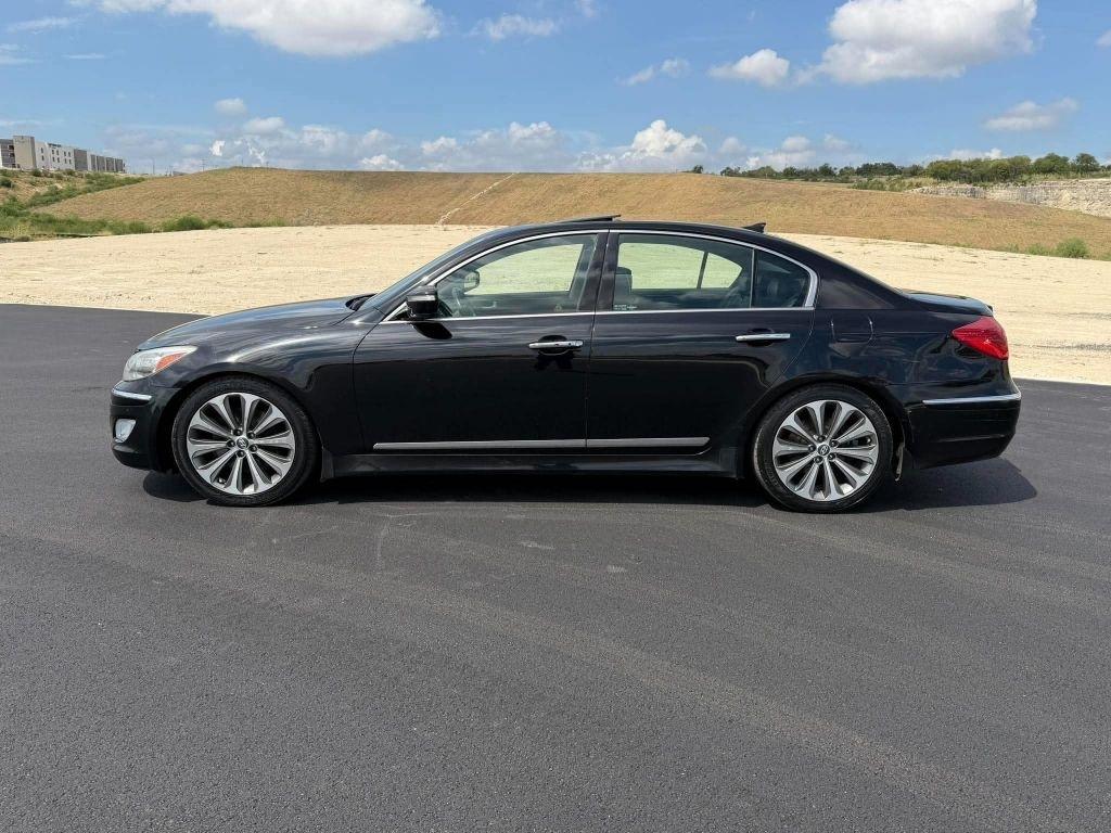 Hyundai Genesis 5.0L R-Spec 2014