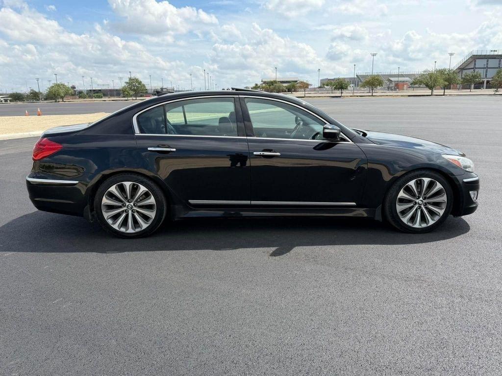 Hyundai Genesis 5.0L R-Spec 2014