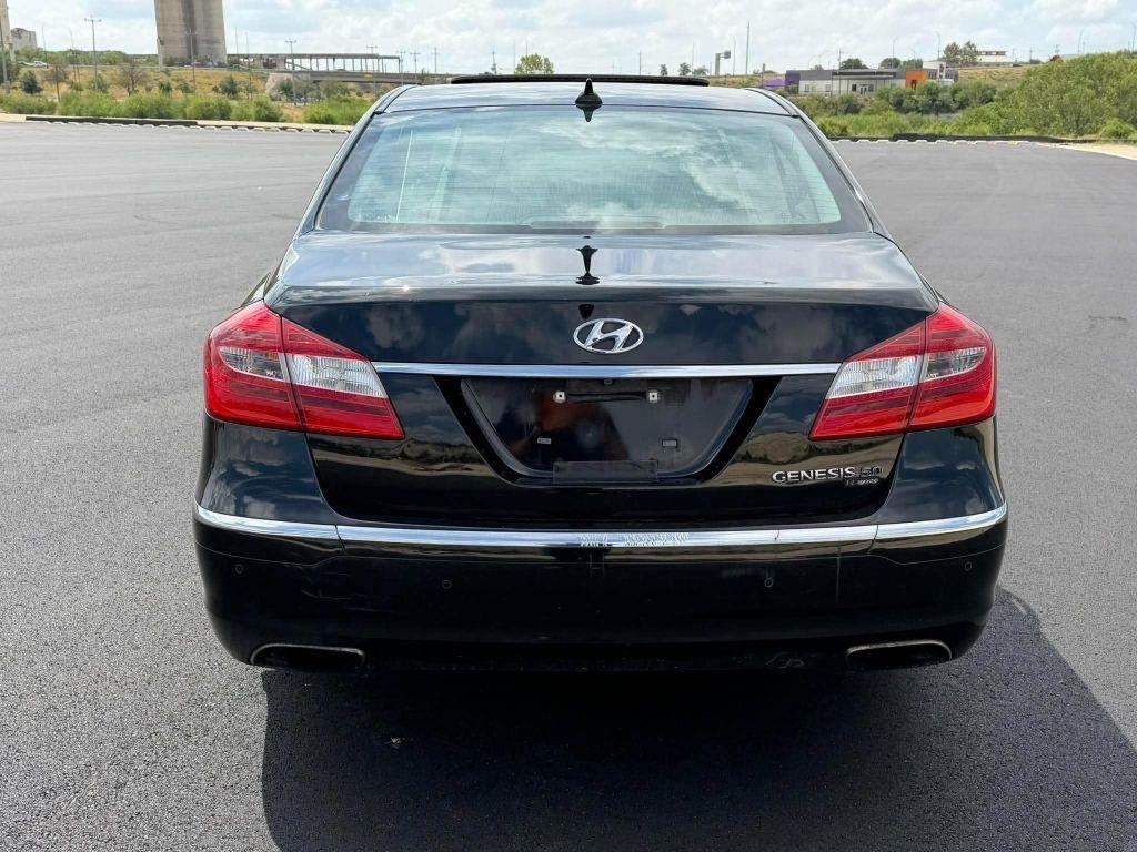 Hyundai Genesis 5.0L R-Spec 2014