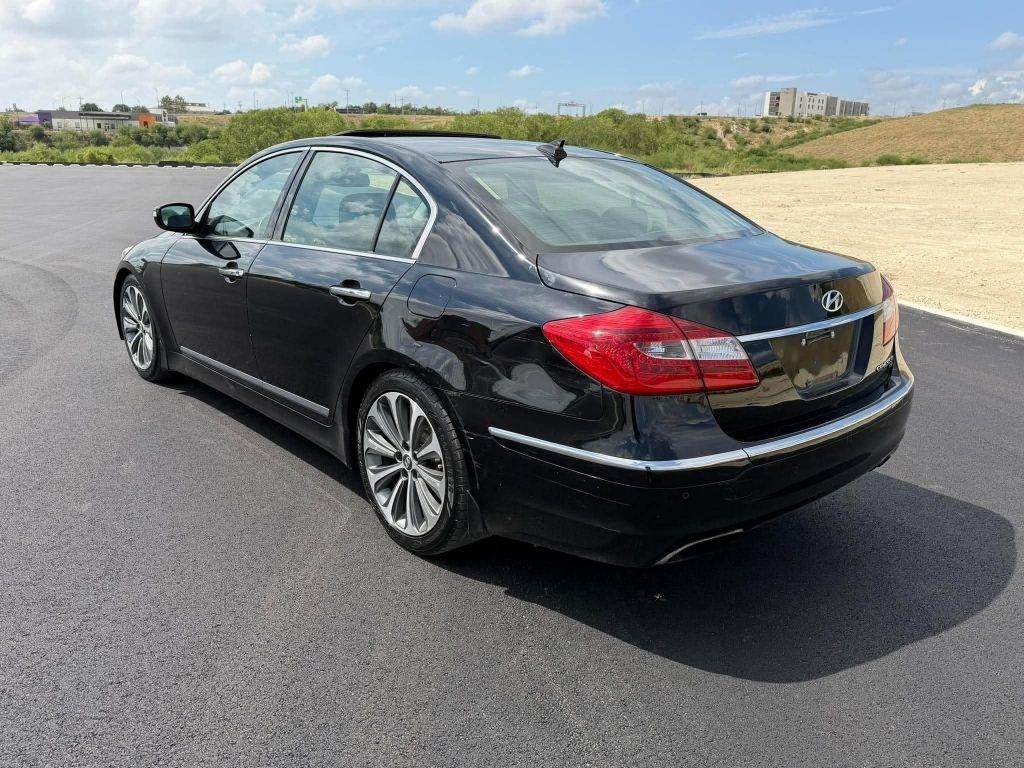 Hyundai Genesis 5.0L R-Spec 2014