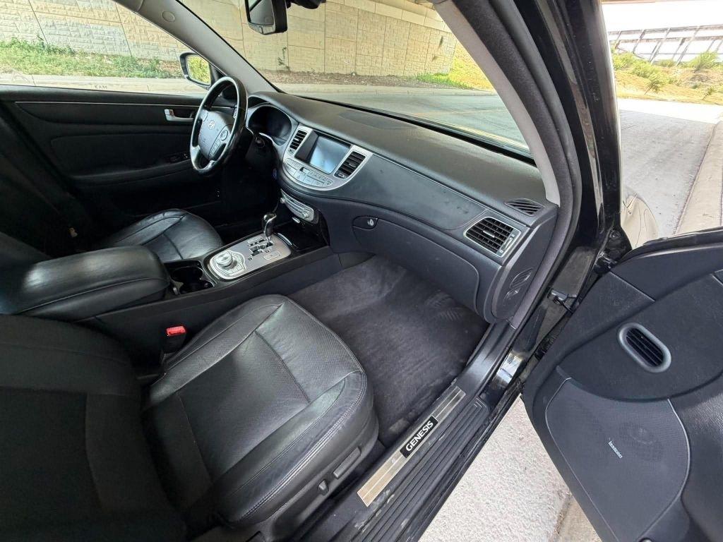 Hyundai Genesis 5.0L R-Spec 2014