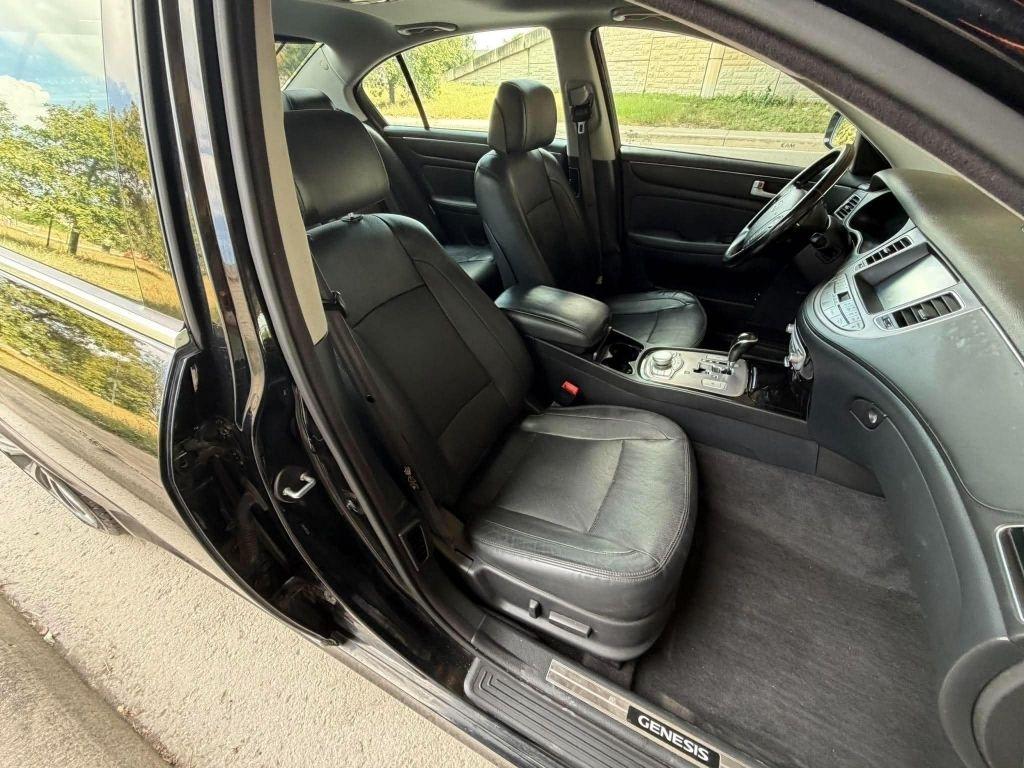 Hyundai Genesis 5.0L R-Spec 2014