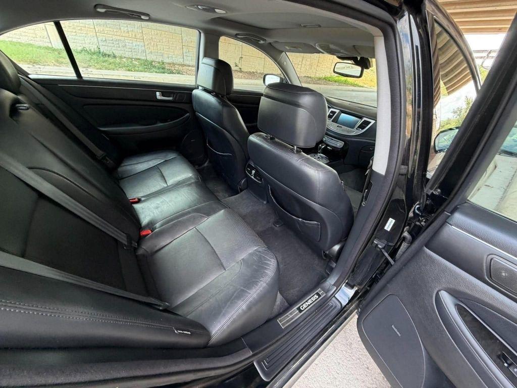 Hyundai Genesis 5.0L R-Spec 2014