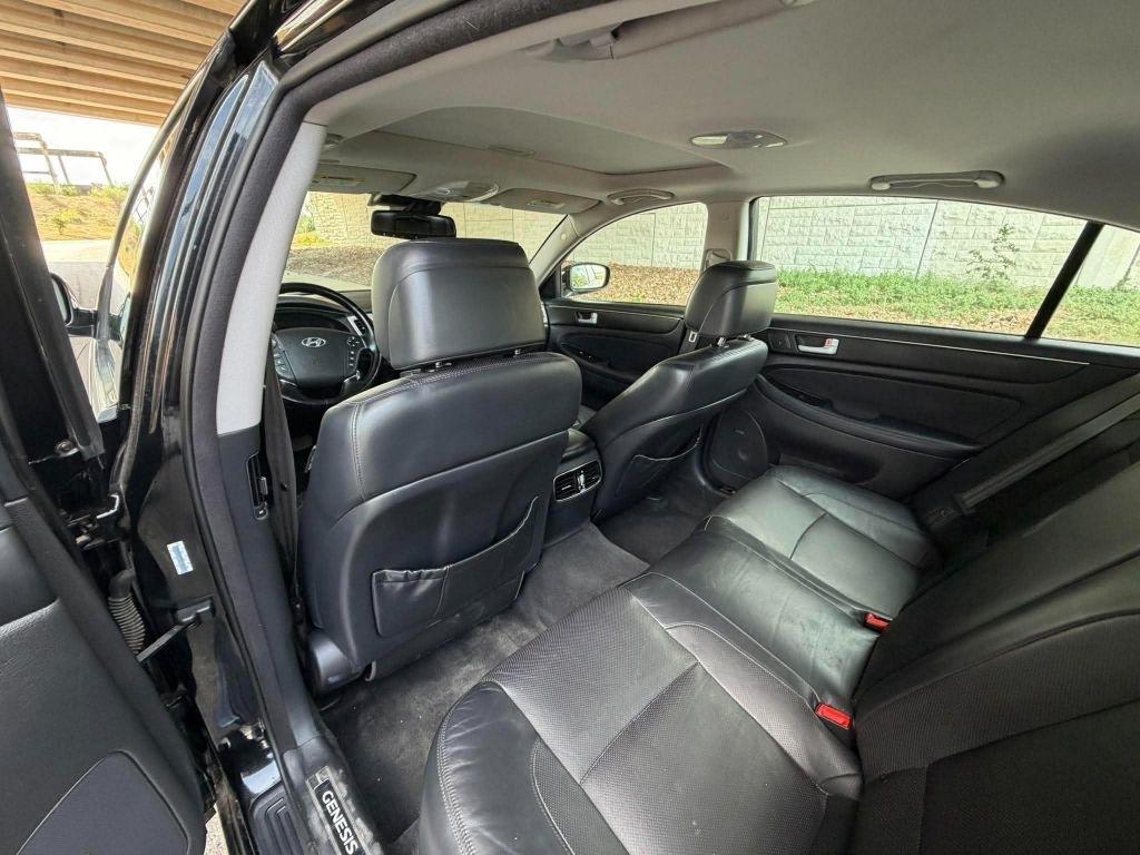 Hyundai Genesis 5.0L R-Spec 2014