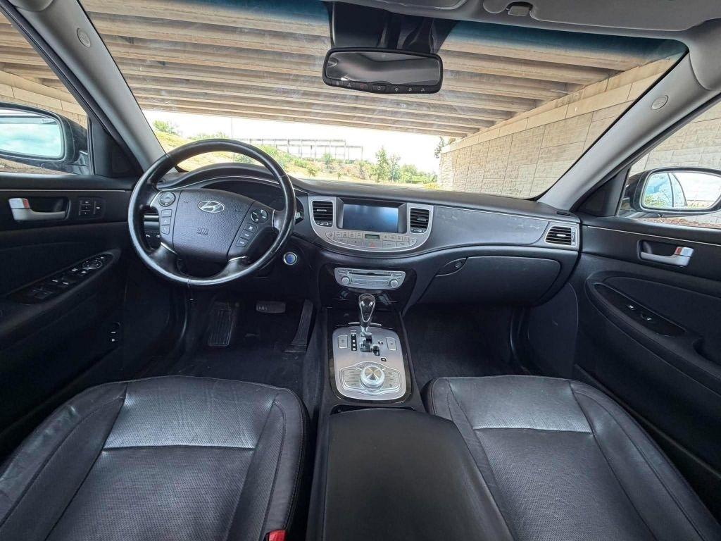 Hyundai Genesis 5.0L R-Spec 2014